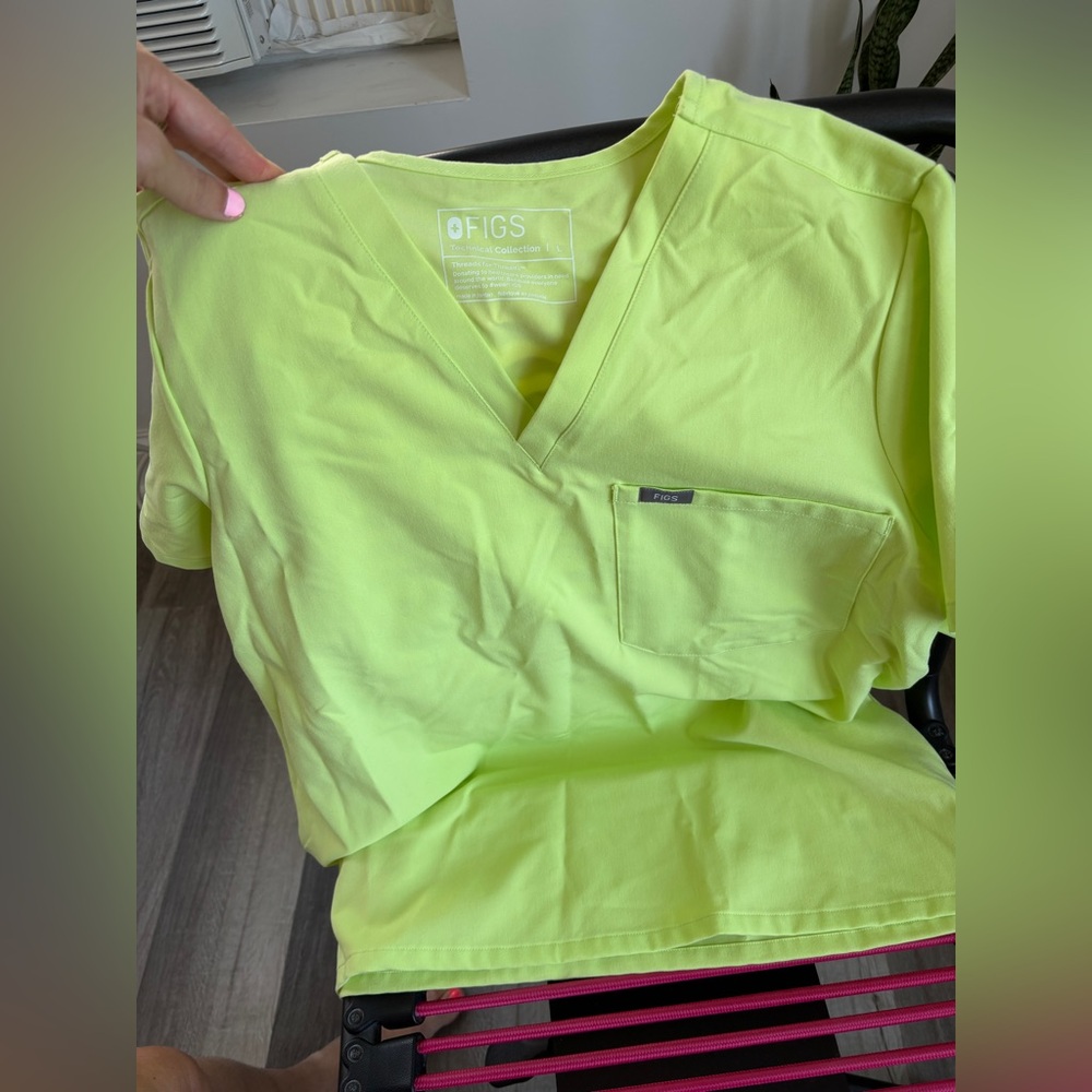 Figs bright green Caterina scrub top